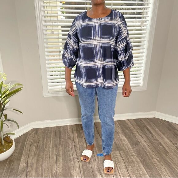 2/$20 Maggie & Max Blue Plaid Puff Sleeve Top - Picture 11 of 16